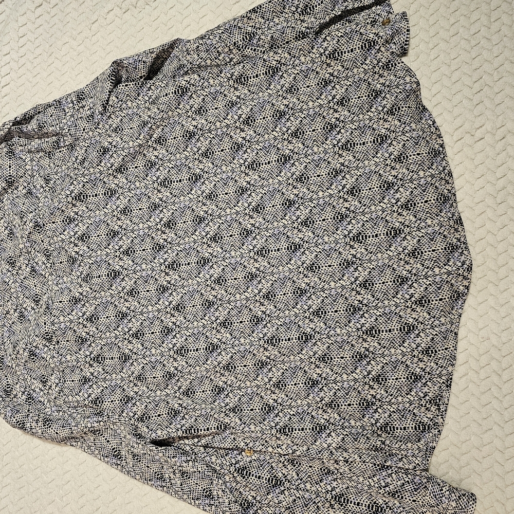 Patterned Button-Up - Picture 7 of 8